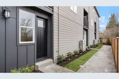 225 106th Street SW #A1, Everett, WA 98204 - Photo 1