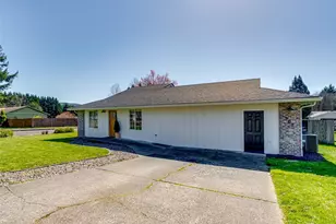 307 E Farrer St, Yacolt, WA 98675 - Photo 4