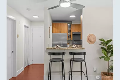 711 E Denny Way #104, Seattle, WA 98122 - Photo 8