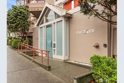 711 E Denny Way #104, Seattle, WA 98122 - Photo 2