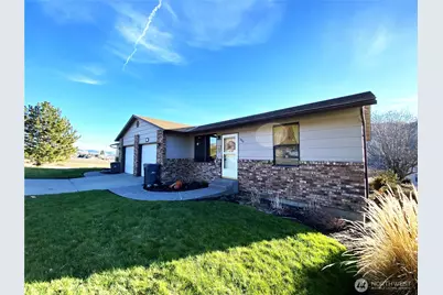 986 Highline Drive, East Wenatchee, WA 98802 - Photo 1