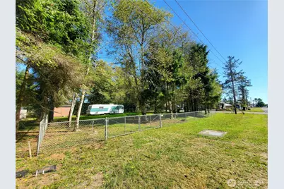 999 Gunderson Avenue SE, Ocean Shores, WA 98569 - Photo 8