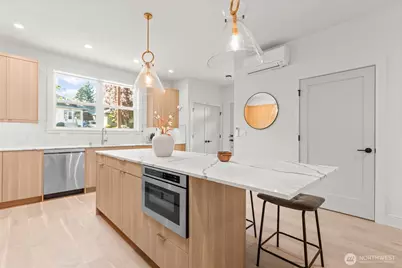 7350 22nd Avenue NW #B, Seattle, WA 98117 - Photo 6