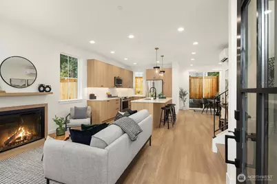 11812 NE 103rd Place, Kirkland, WA 98033 - Photo 2