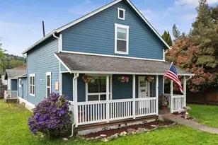 105 Oak St E, Eatonville, WA 98328 - Photo 1