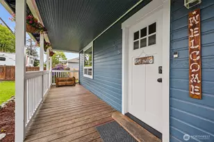 105 Oak St E, Eatonville, WA 98328 - Photo 2
