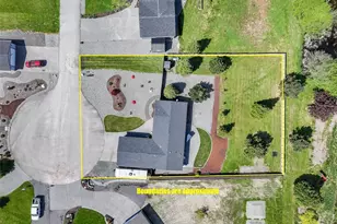 133 Peregrine Ln, Sequim, WA 98382 - Photo 2