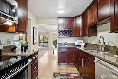 1619 102nd Place NE #B-2, Bellevue, WA 98004 - Photo 10