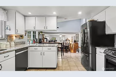 9505 29th Street Court E, Edgewood, WA 98371 - Photo 12