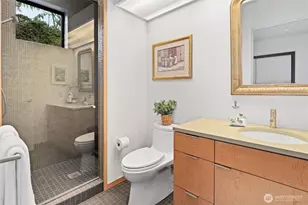 919 6th St W, Kirkland, WA 98033 - Photo 22