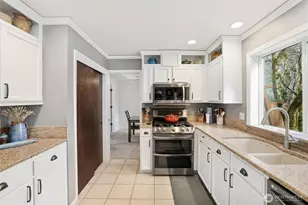 7032 Cavalier St SW, Olympia, WA 98512 - Photo 8