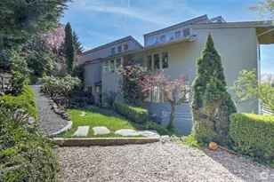 8158 W Mercer Way, Mercer Island, WA 98040 - Photo 32