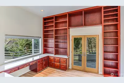 8158 W Mercer Way, Mercer Island, WA 98040 - Photo 16