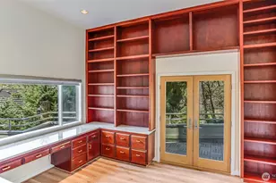 8158 W Mercer Way, Mercer Island, WA 98040 - Photo 16