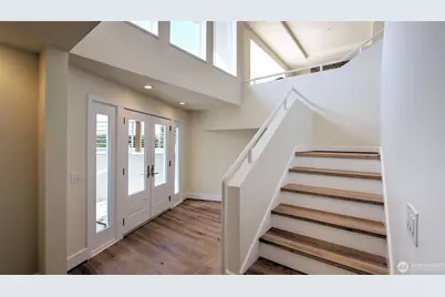 8158 W Mercer Way, Mercer Island, WA 98040 - Photo 4