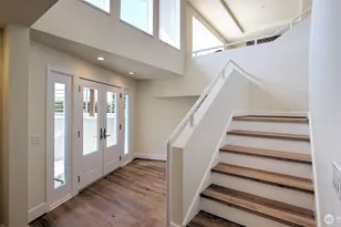 8158 W Mercer Way, Mercer Island, WA 98040 - Photo 4