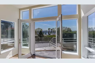 8158 W Mercer Way, Mercer Island, WA 98040 - Photo 20