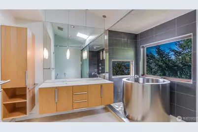 8158 W Mercer Way, Mercer Island, WA 98040 - Photo 22