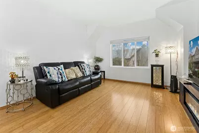 1736 10th Avenue NE #C213, Issaquah, WA 98209 - Photo 2