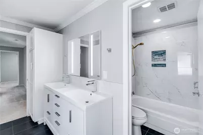 2409 S 222nd Street #B16, Des Moines, WA 98198 - Photo 28