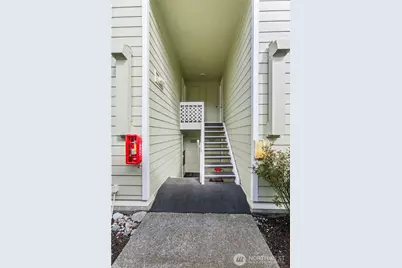 2409 S 222nd Street #B16, Des Moines, WA 98198 - Photo 4