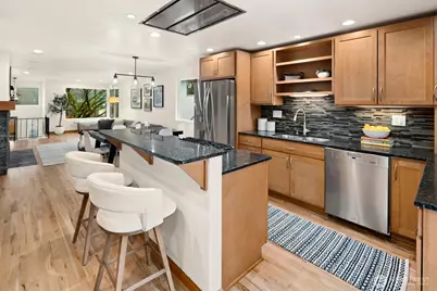7038 Cleopatra Place NW, Seattle, WA 98117 - Photo 10