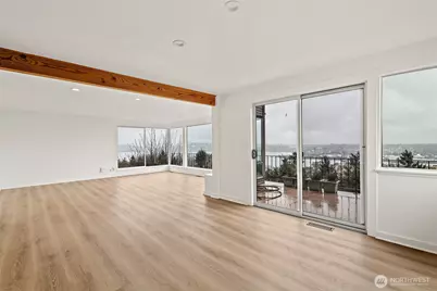 2410 37th Avenue SW #Upper, Seattle, WA 98126 - Photo 8