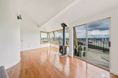 2410 37th Avenue SW #Upper, Seattle, WA 98126 - Photo 1