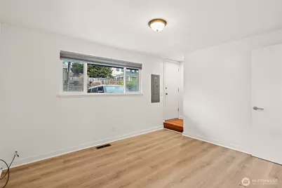 2410 37th Avenue SW #Upper, Seattle, WA 98126 - Photo 20