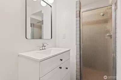 2410 37th Avenue SW #Upper, Seattle, WA 98126 - Photo 10