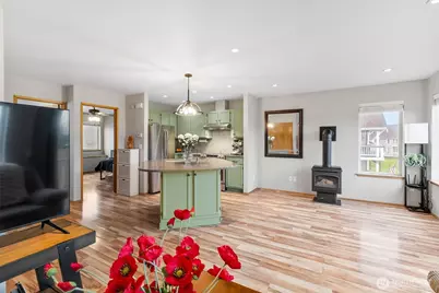 262 W Maberry Drive #201, Lynden, WA 98264 - Photo 2