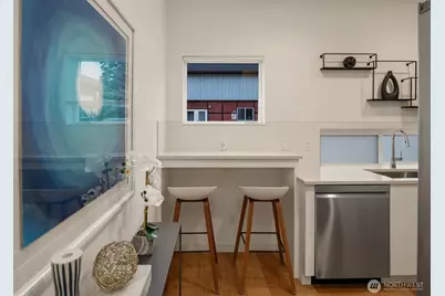 9553 Ashworth Avenue N #B, Seattle, WA 98103 - Photo 6