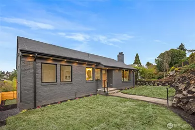 2518 36th Avenue W, Seattle, WA 98199 - Photo 2