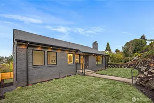 2518 36th Ave W, Seattle, WA 98199 - Photo 2