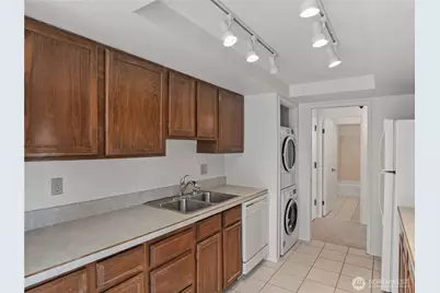 1250 Taylor Avenue N #105, Seattle, WA 98109 - Photo 14