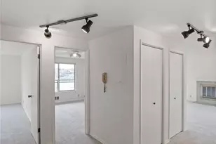 1250 Taylor Ave N, Seattle, WA 98109 - Photo 16