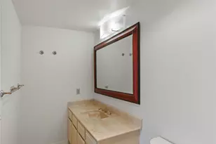 1250 Taylor Ave N, Seattle, WA 98109 - Photo 20