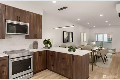 914 B 15th Avenue, Seattle, WA 98122 - Photo 2