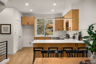 914 B 15th Avenue, Seattle, WA 98122 - Photo 6