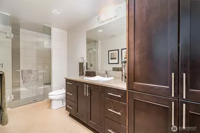 10650 NE 9th Place #1122, Bellevue, WA 98004 - Photo 8