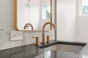 14308 Roslyn Pl N, Seattle, WA 98133 - Photo 12