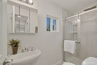 12625 SE 42nd Street, Bellevue, WA 98006 - Photo 18