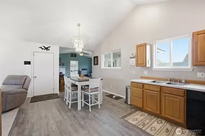 112 W Belmont Avenue, Moses Lake, WA 98837 - Photo 14