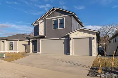 567 S Perry Avenue, East Wenatchee, WA 98802 - Photo 2