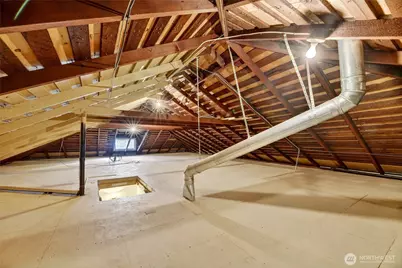 4223 Interlake Avenue N, Seattle, WA 98103 - Photo 22