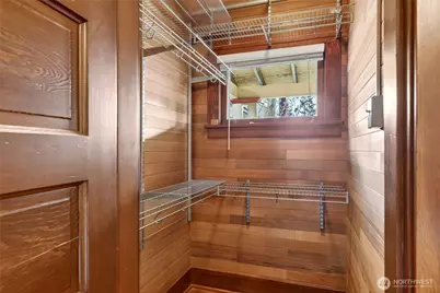 4223 Interlake Avenue N, Seattle, WA 98103 - Photo 18