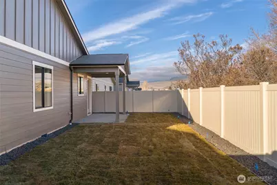 562 S Oasis Avenue, East Wenatchee, WA 98802 - Photo 12