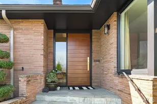 7315 51st Ave NE, Seattle, WA 98115 - Photo 2