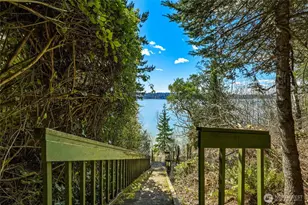 8449 W Mercer Way, Mercer Island, WA 98040 - Photo 34