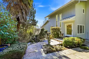 8449 W Mercer Way, Mercer Island, WA 98040 - Photo 32